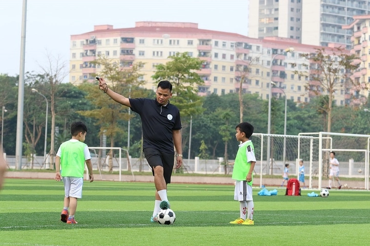 Kỹ Thuật Di Chuyển Trong Bóng Đá: Bí Quyết Thành Công