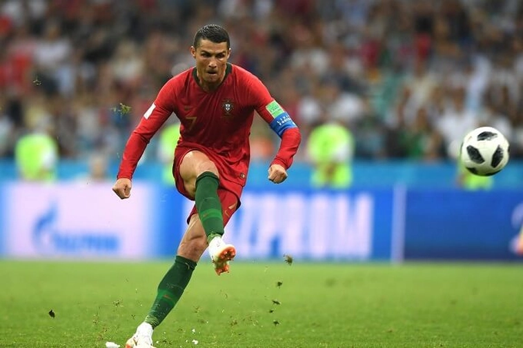 Cùng keotructuyen.it.com khám phá kỹ thuật lừa bóng như Ronaldo